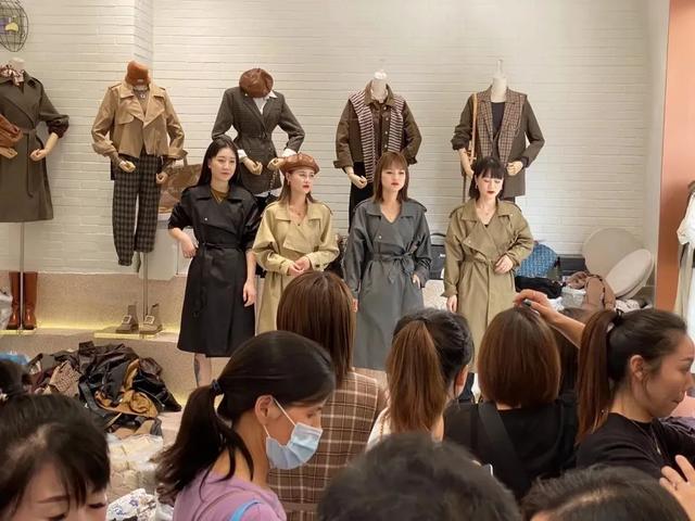 老汪服裝聯(lián)盟私董會總結(jié)分享還記得當(dāng)初你為什么選擇做服裝嗎？