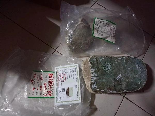 淘寶拼多多熱銷原石珠子貨源拿貨是真的嗎可信嗎，拼多多上賣的翡翠原石是真的嗎？