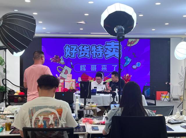 四季青女裝一手貨源號(hào)，四季青女裝一件代發(fā)貨源？