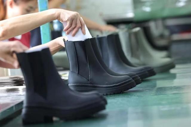便宜棉鞋批發(fā)，帆布鞋批發(fā)10元以下？