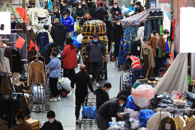 鄭州微商女裝貨源批發(fā)市場(chǎng)，鄭州微商女裝貨源批發(fā)市場(chǎng)地址？