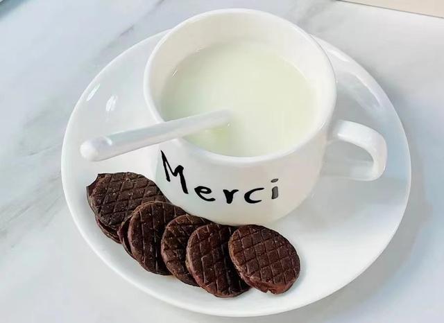 德芙巧克力產(chǎn)品信息，德芙巧克力產(chǎn)品簡介？
