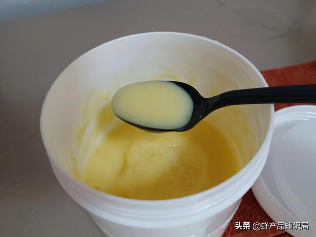 淘寶拼多多熱銷蜂王漿紙貨源拿貨是真的嗎，拼多多蜂王漿是否真貨？