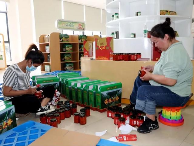 淘寶拼多多熱銷強(qiáng)尼金瑞貨源拿貨是真的嗎，強(qiáng)尼瑞哥？