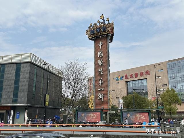 杭州服裝淘寶貨源批發(fā)市場在哪里，杭州服裝淘寶貨源批發(fā)市場在哪里??？