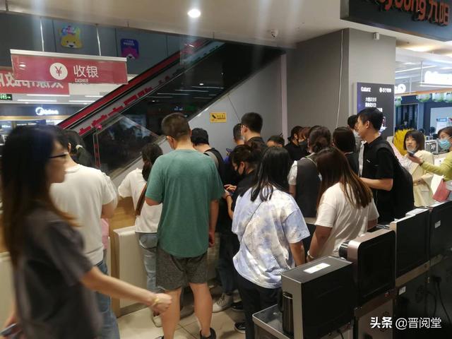 蘇寧易購(gòu)手機(jī)和實(shí)體店貨源一樣嗎，蘇寧易購(gòu)手機(jī)和實(shí)體店貨源一樣嗎安全嗎？