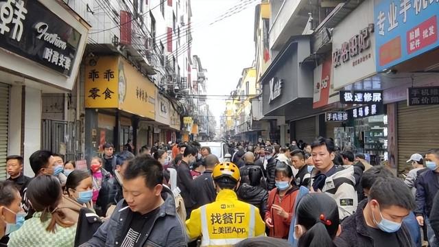 福永服裝批發(fā)市場在哪，附近有沒有服裝廠？