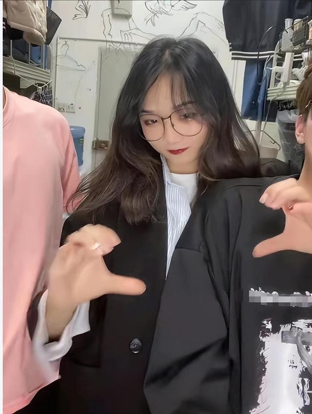 把老公化妝成美女穿女裝，哪款胸罩男士可以穿？