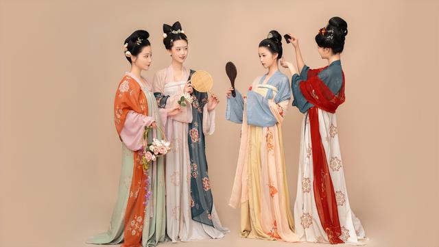 唐朝服裝款式圖女，唐朝衣服女裝真實(shí)圖片？