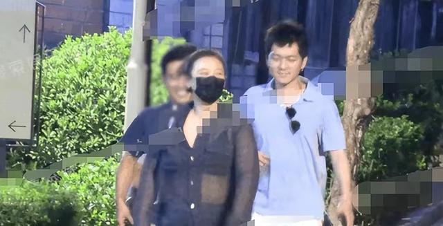 200斤女胖子衣服搭配，胖女人穿什么衣服最好看？